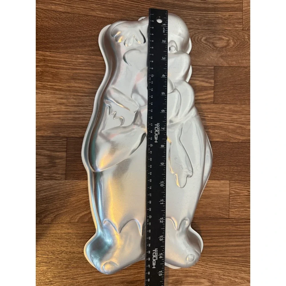 Vintage 1975 Wilton Yogi Bear Hanna-Barbera Aluminum Cake Pan 502-186 Silver